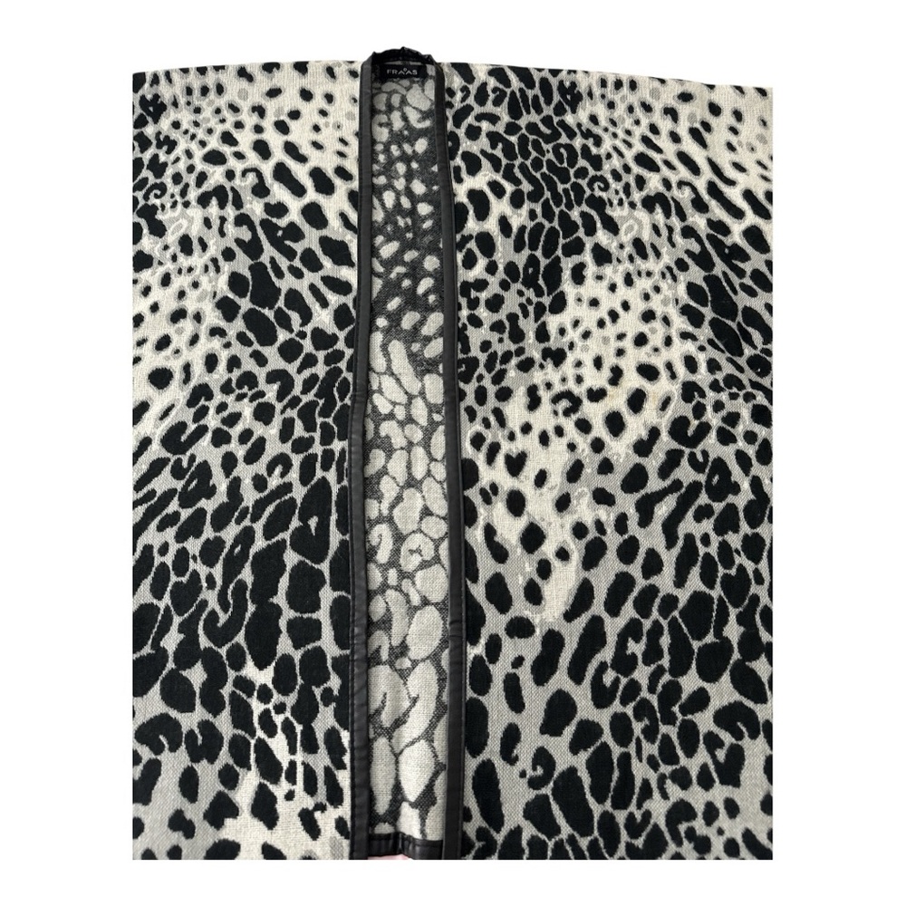 FRAAS Animal Print Ruana Wrap Poncho‎ Black & White Trim One Size Women’s Shawl - Picture 8 of 10
